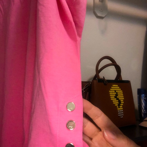 Cute top - Picture 2 of 3